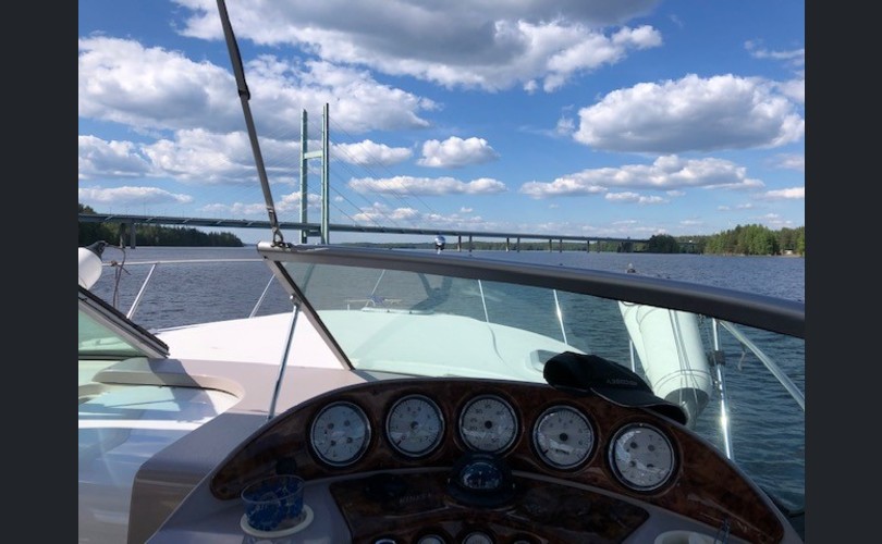 Rinker Fiesta Vee 312-kuva-3